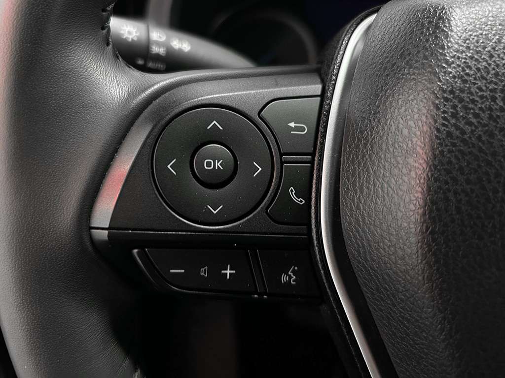 2023 Toyota Venza - Image 10