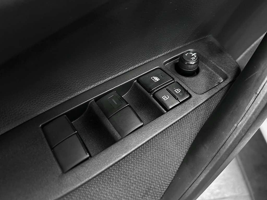 2021 Toyota Corolla - Image 9