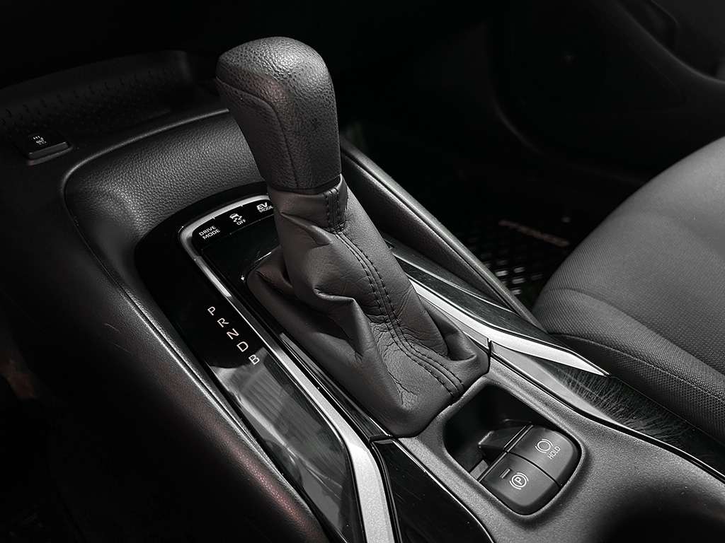 2021 Toyota Corolla - Image 13