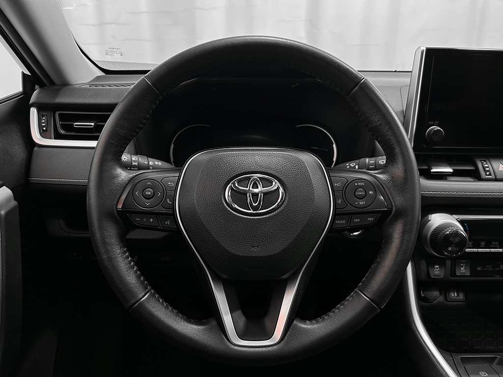 2023 Toyota Rav4 - Image 11