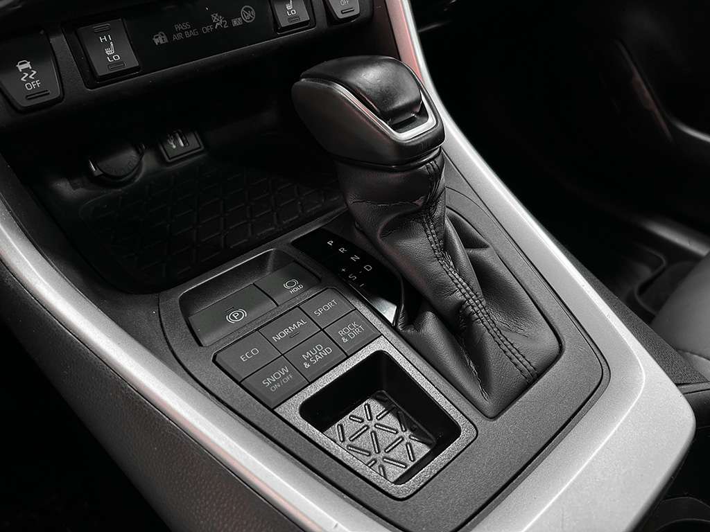 2023 Toyota Rav4 - Image 13