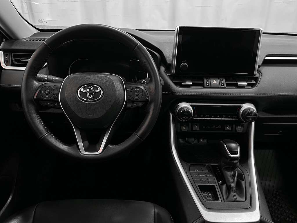 2023 Toyota Rav4 - Image 18