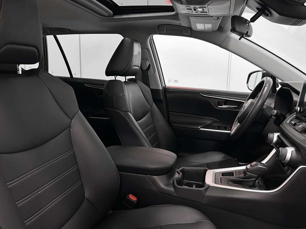 2023 Toyota Rav4 - Image 21