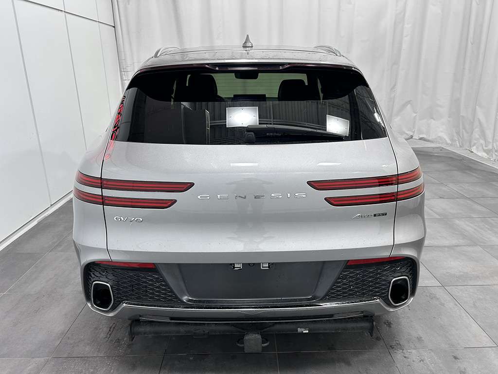 2022 Genesis GV70 - Image 5