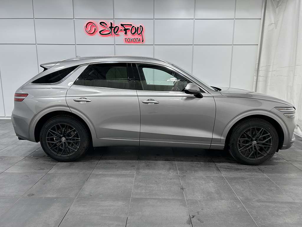 2022 Genesis GV70 - Image 7
