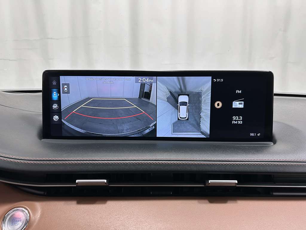 2022 Genesis GV70 - Image 15