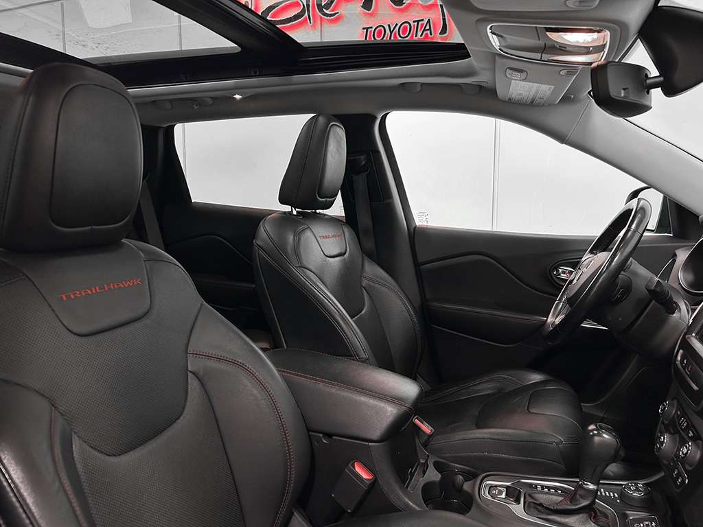 2020 Jeep Cherokee - Image 21