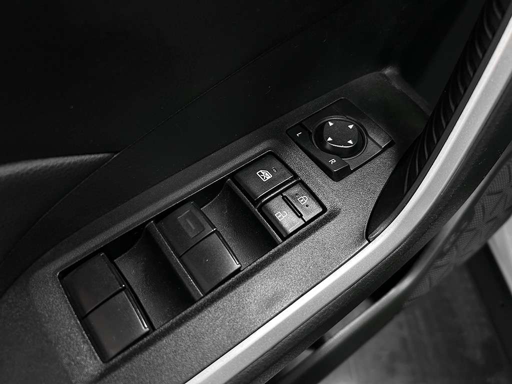 2023 Toyota Rav4 - Image 9