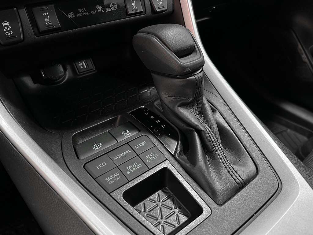 2023 Toyota Rav4 - Image 13