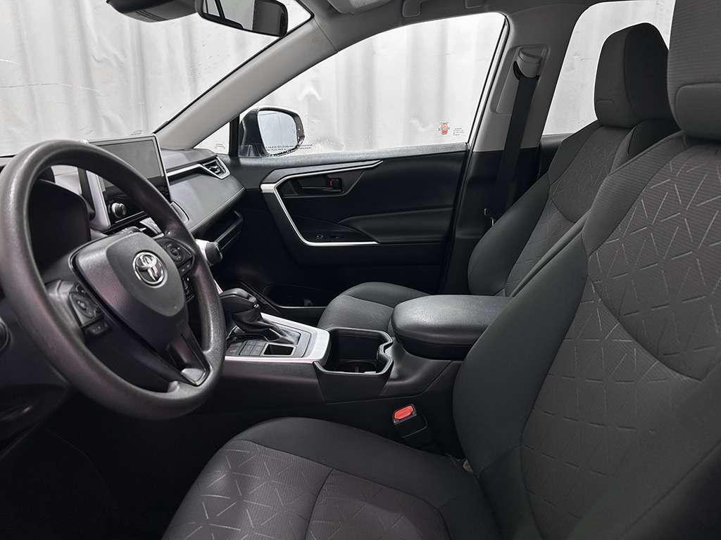2023 Toyota Rav4 - Image 16