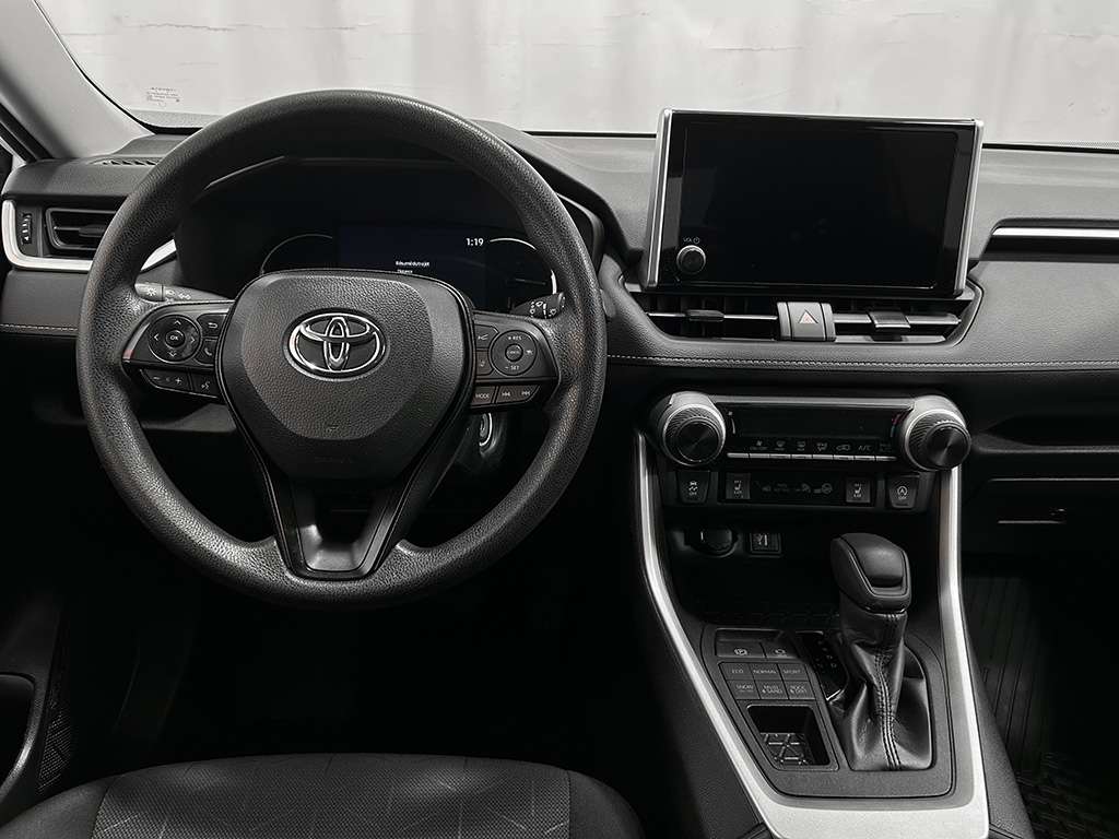 2023 Toyota Rav4 - Image 18