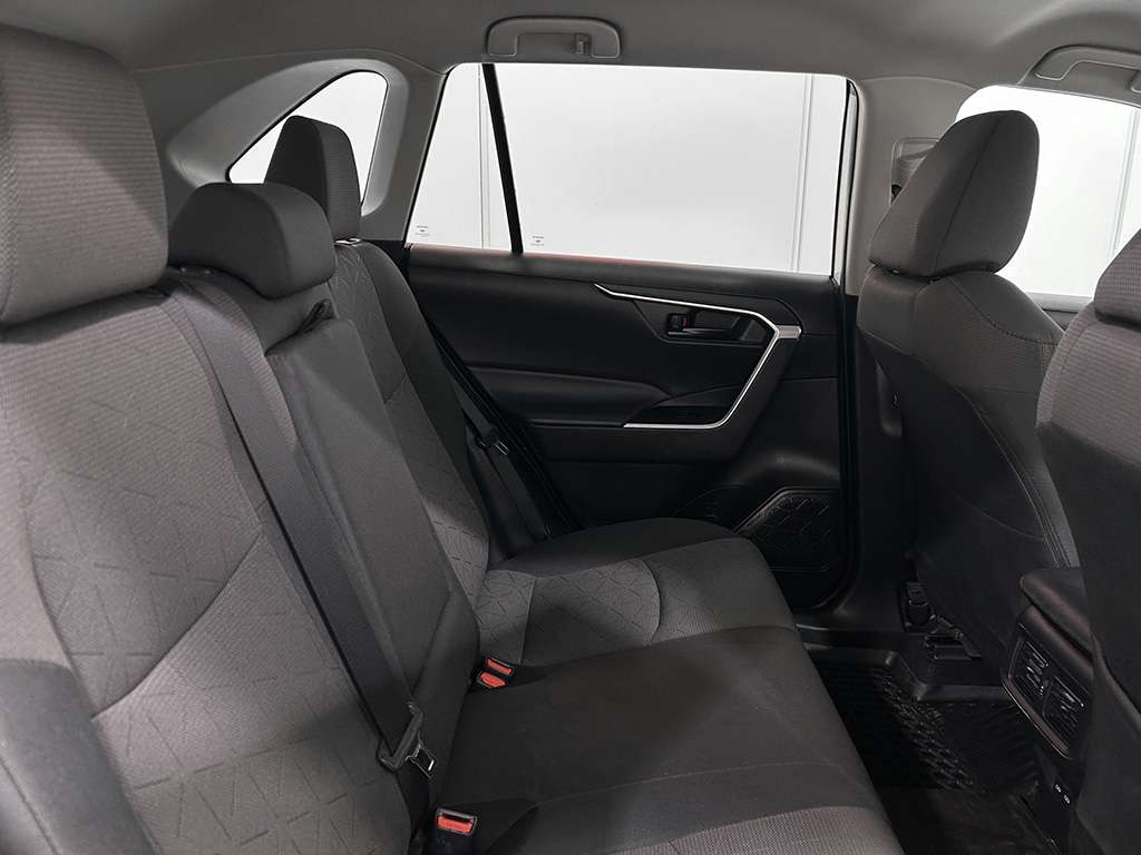 2023 Toyota Rav4 - Image 19
