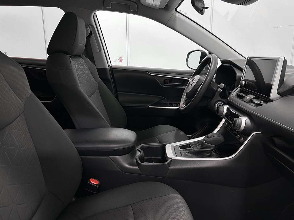 2023 Toyota Rav4 - Image 21