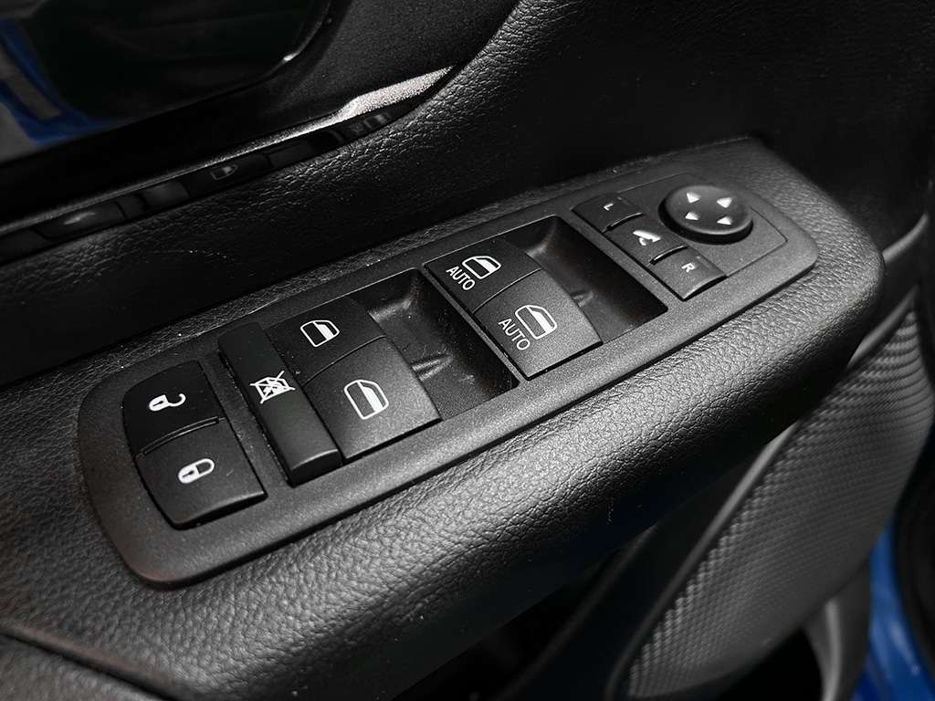 2023 Ram 1500 - Image 9