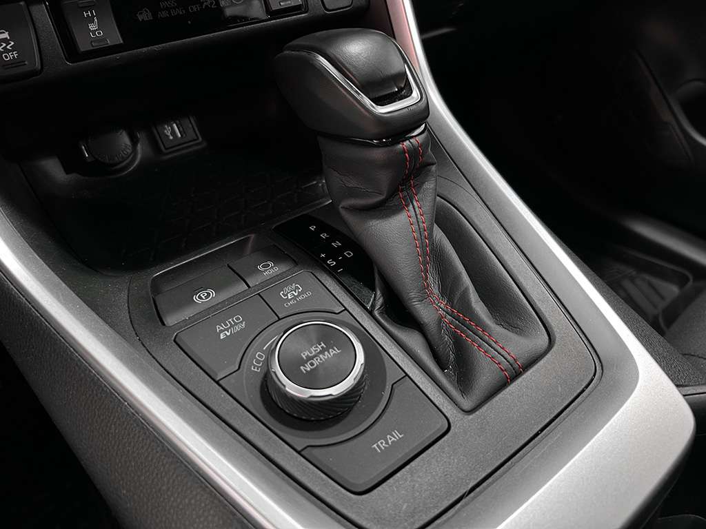 2024 Toyota Rav4 Prime - Image 13