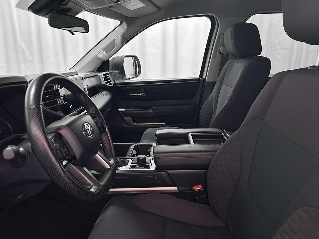 2024 Toyota Tundra - Image 15