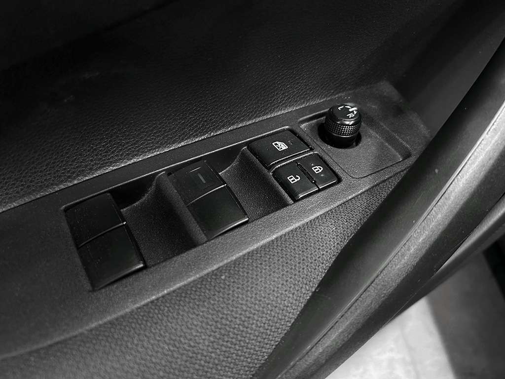 2021 Toyota Corolla - Image 9