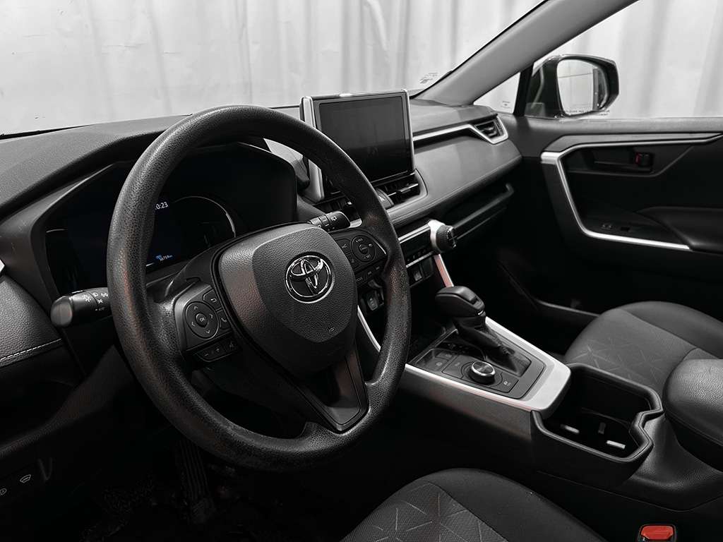 2023 Toyota Rav4 - Image 8