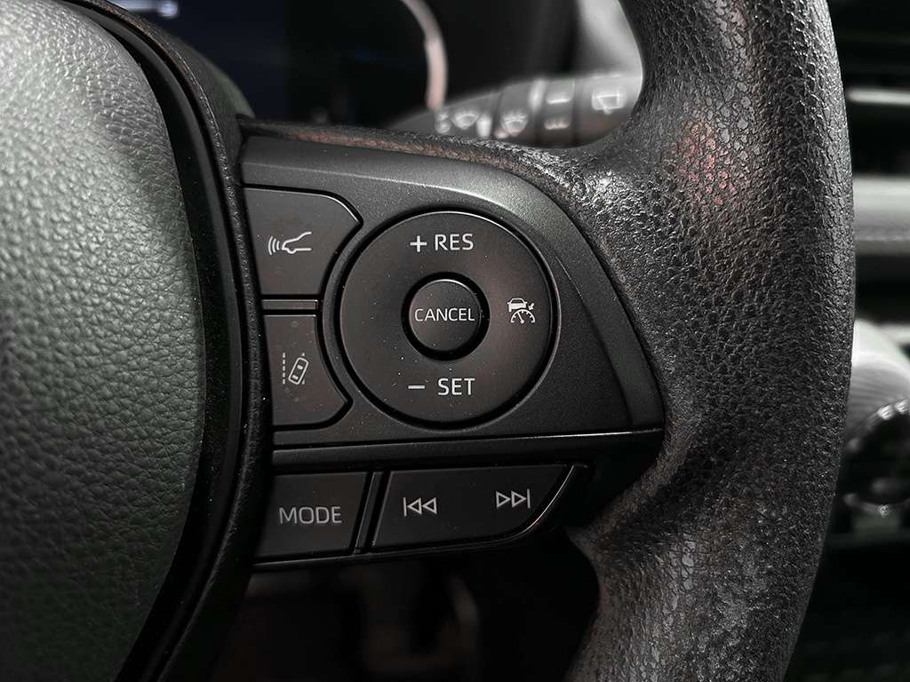 2023 Toyota Rav4 - Image 12