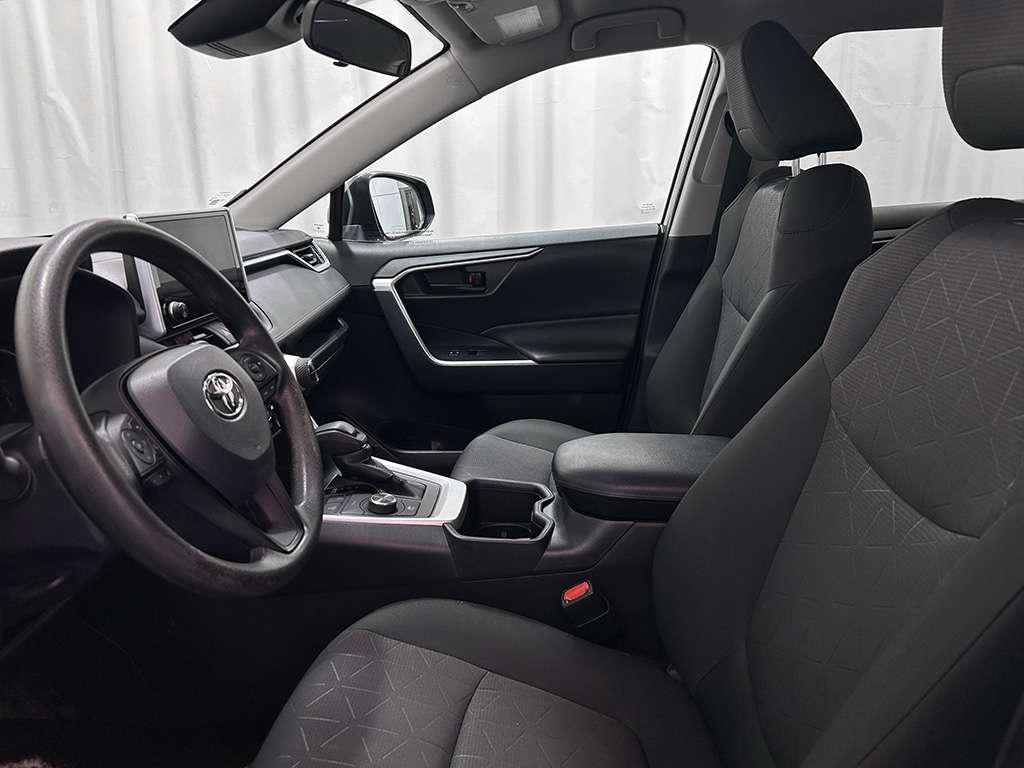 2023 Toyota Rav4 - Image 16