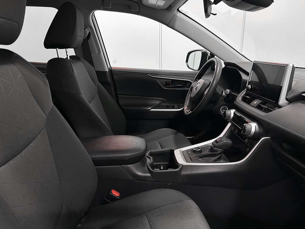 2023 Toyota Rav4 - Image 21