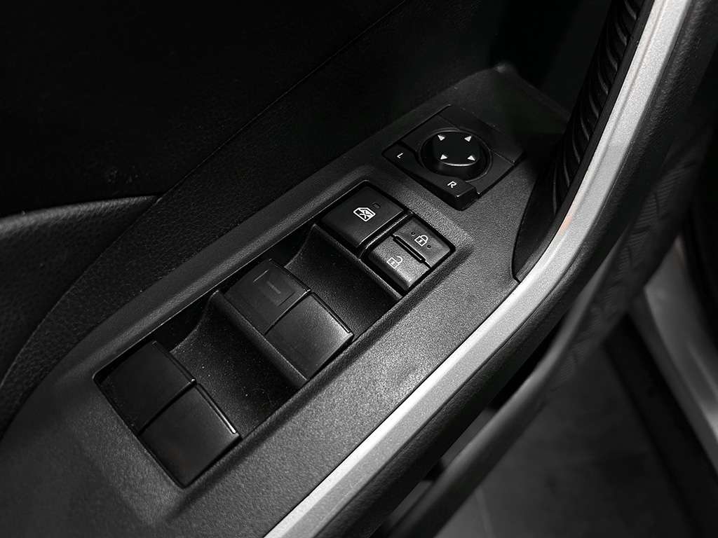 2021 Toyota Rav4 - Image 9