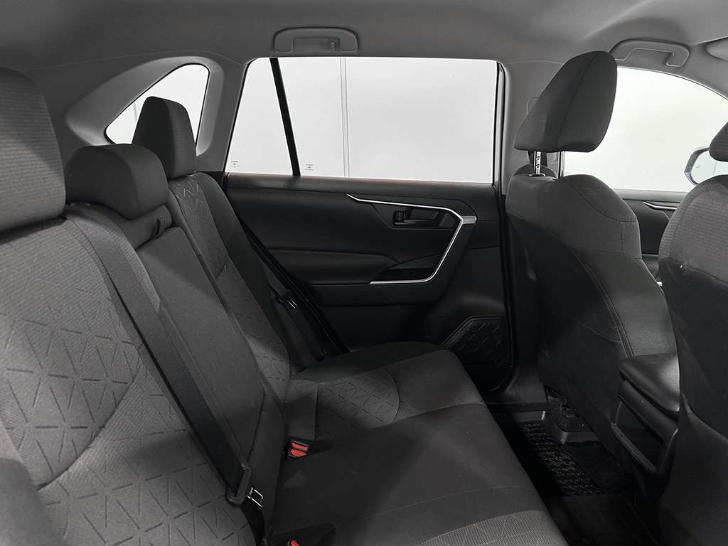 2021 Toyota Rav4 - Image 19