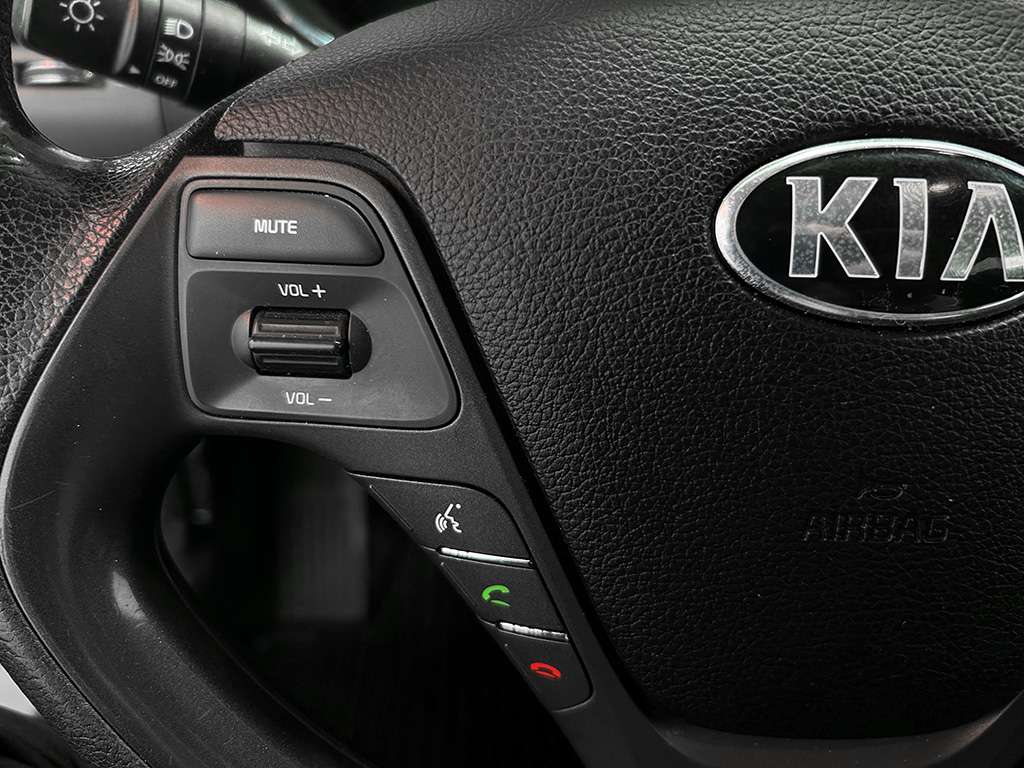 2015 Kia Forte - Image 10
