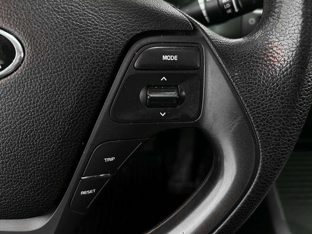 2015 Kia Forte - Image 12