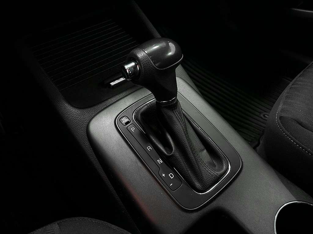 2015 Kia Forte - Image 13