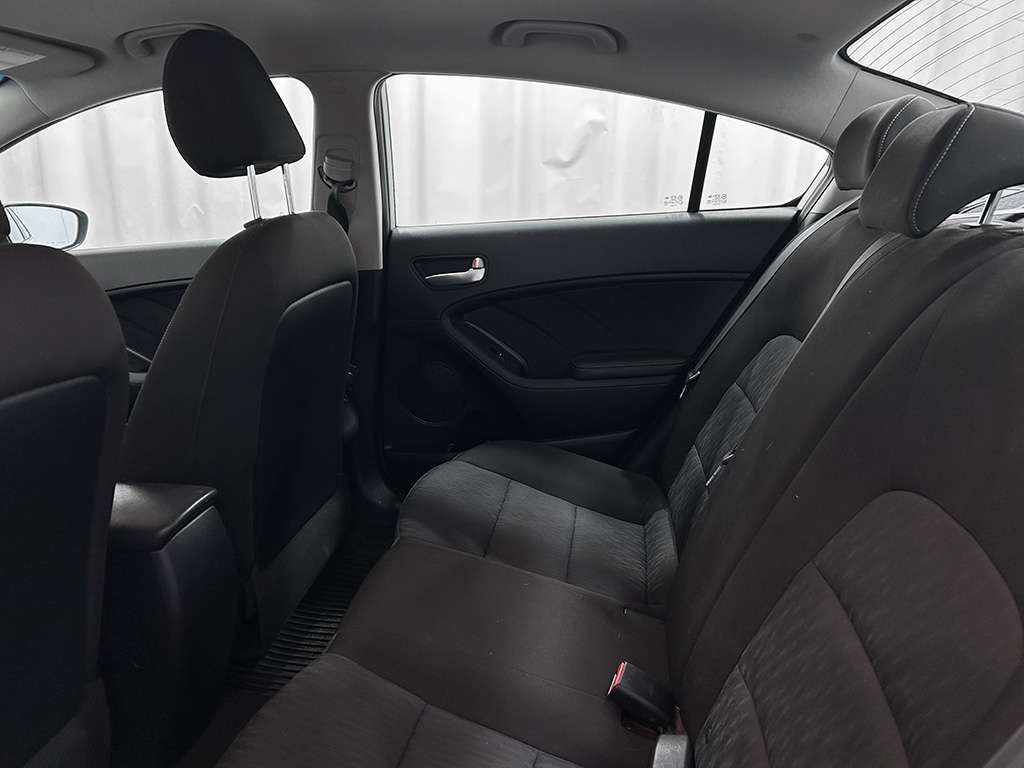 2015 Kia Forte - Image 16