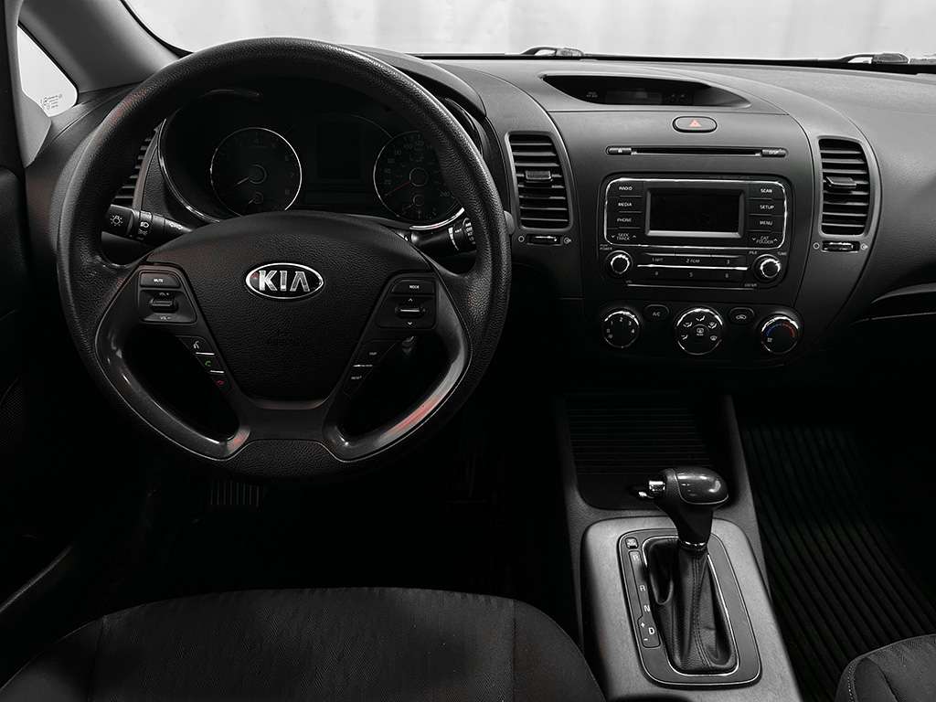 2015 Kia Forte - Image 17