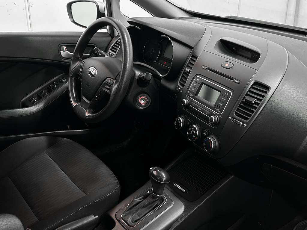 2015 Kia Forte - Image 19