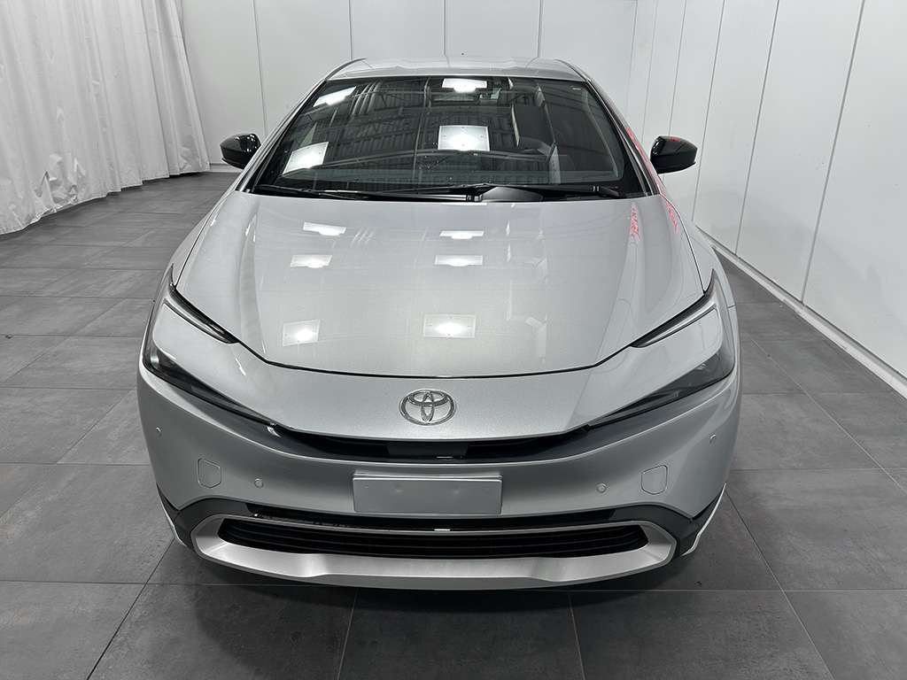 2025 Toyota Prius Prime - Image 2
