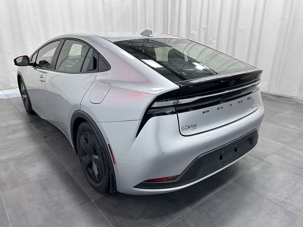2025 Toyota Prius Prime - Image 4