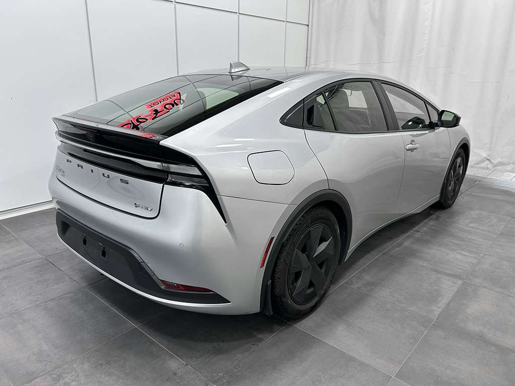 2025 Toyota Prius Prime - Image 6