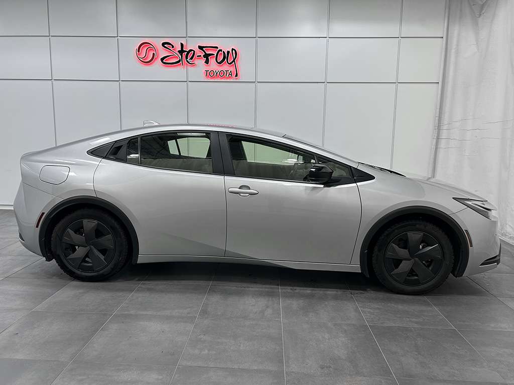 2025 Toyota Prius Prime - Image 7