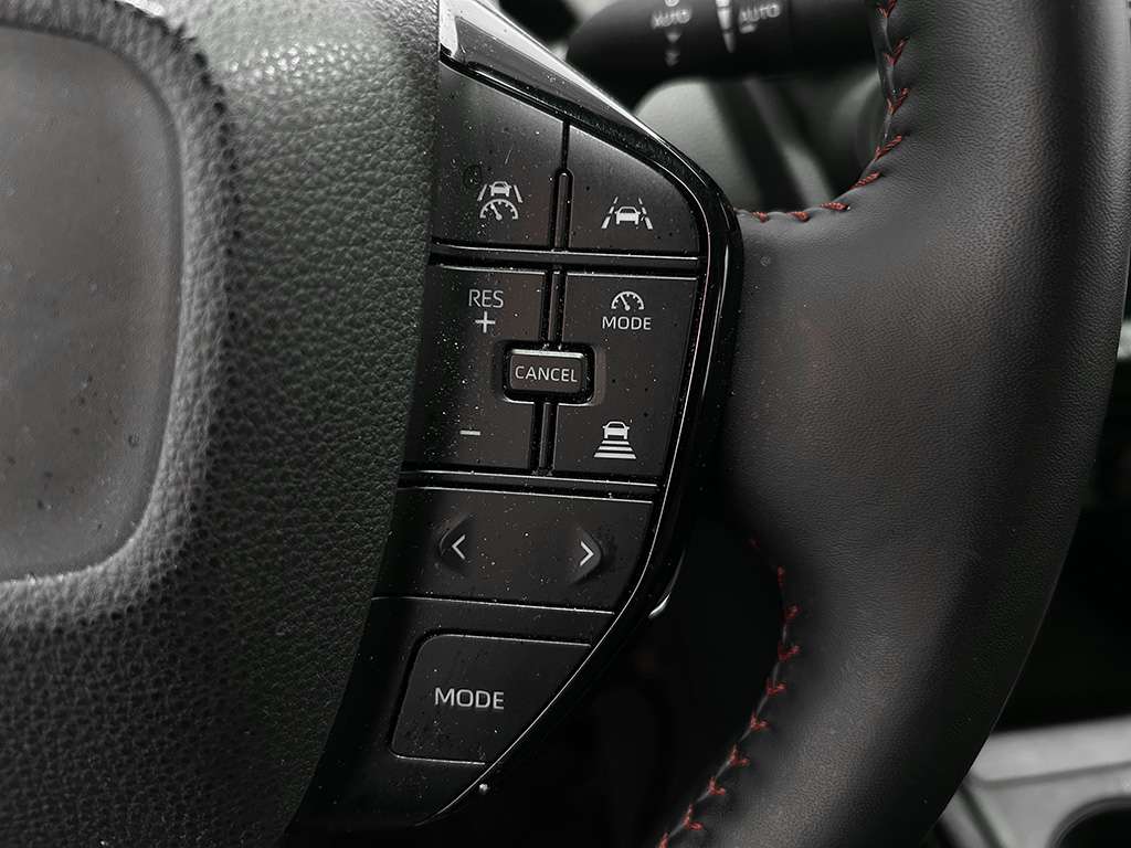 2025 Toyota Prius Prime - Image 12