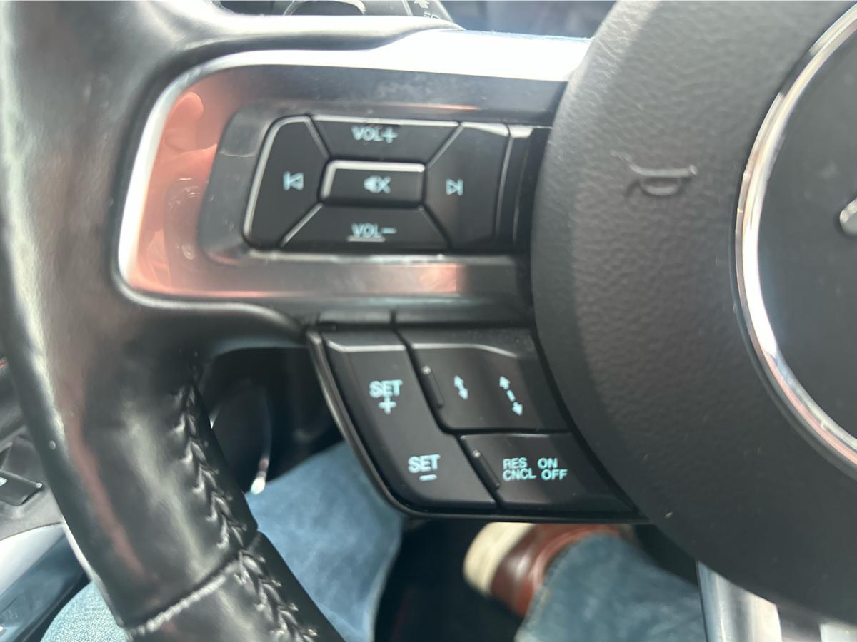 2022 Ford Mustang - Image 13