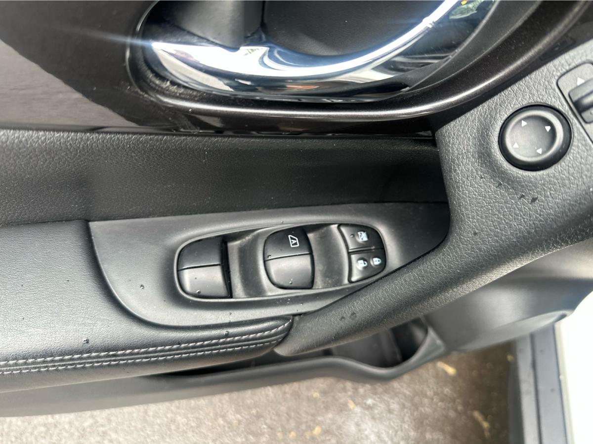 2020 Nissan Rogue - Image 13