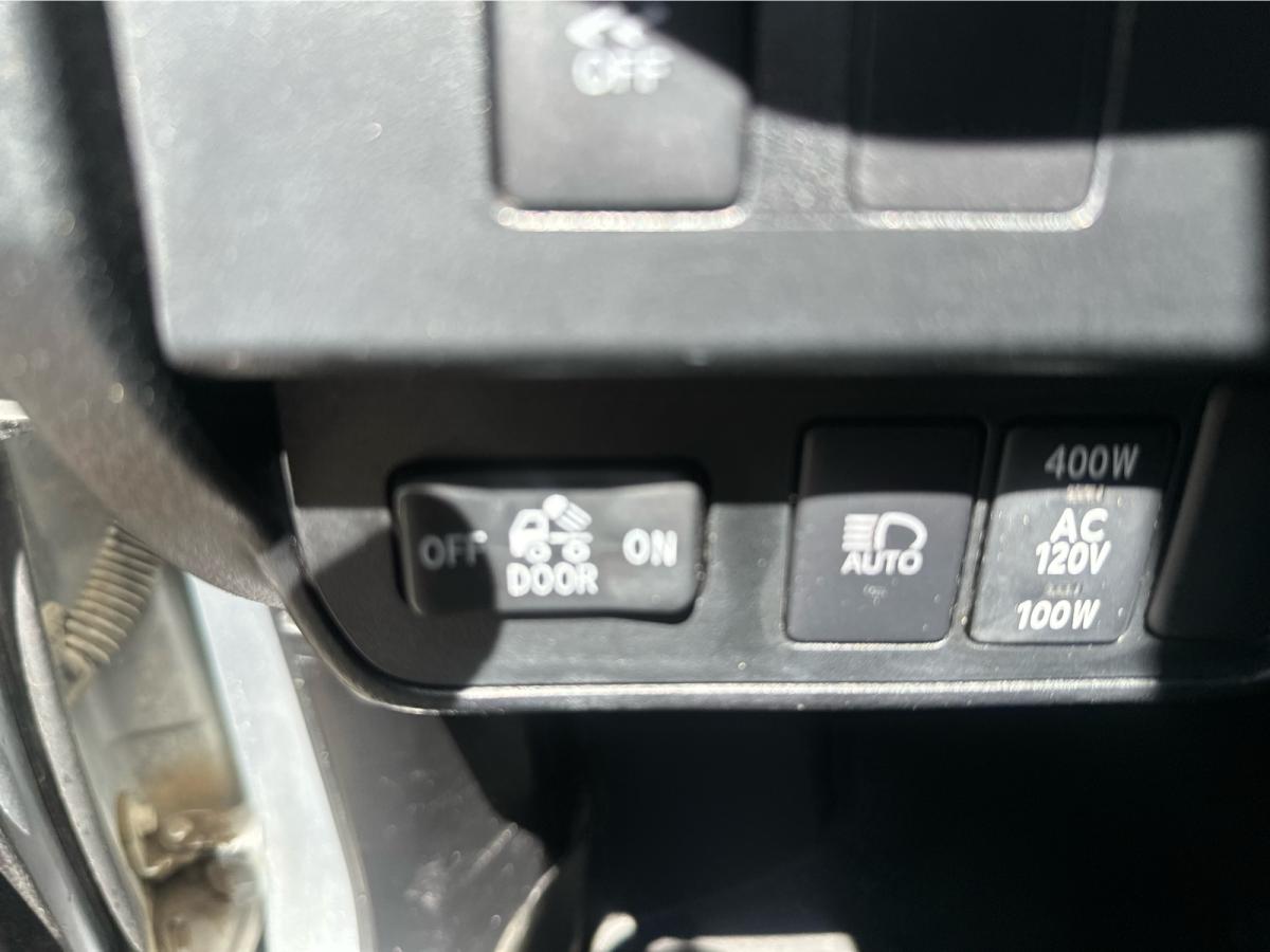 2023 Toyota Tacoma - Image 18