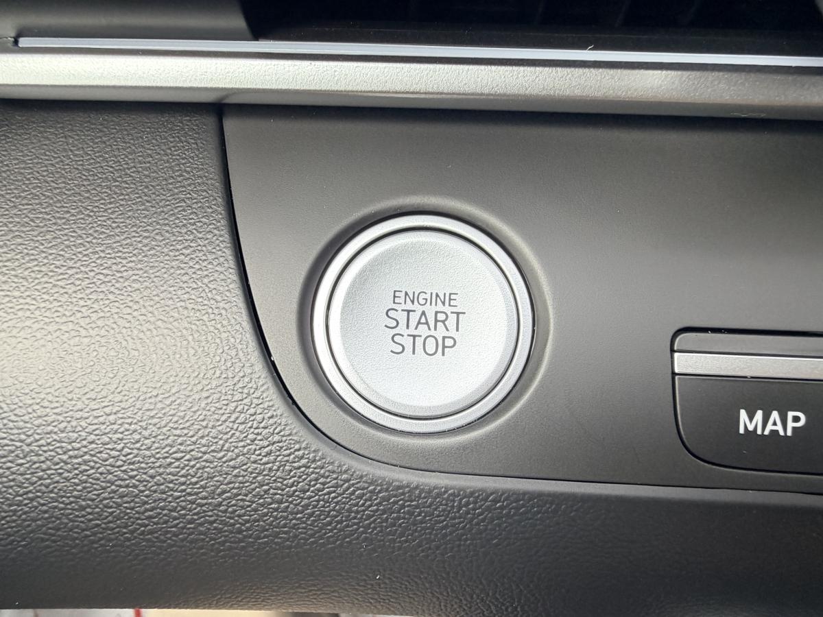 2025 Hyundai Elantra Hybrid - Image 16
