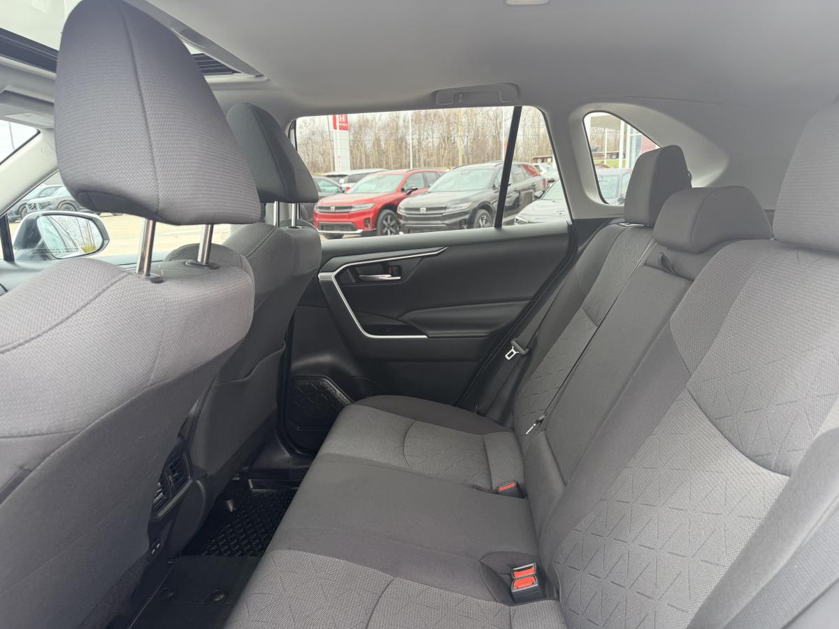 2022 Toyota RAV4 - Image 12
