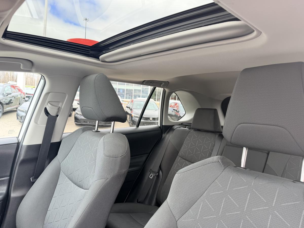 2022 Toyota RAV4 - Image 13