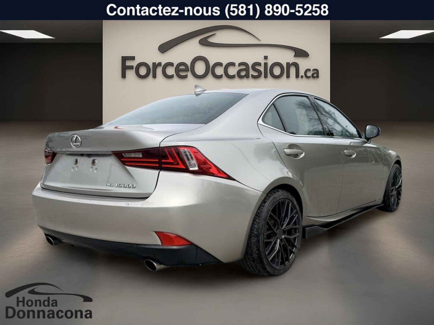 2016 Lexus IS 300 - Image 11