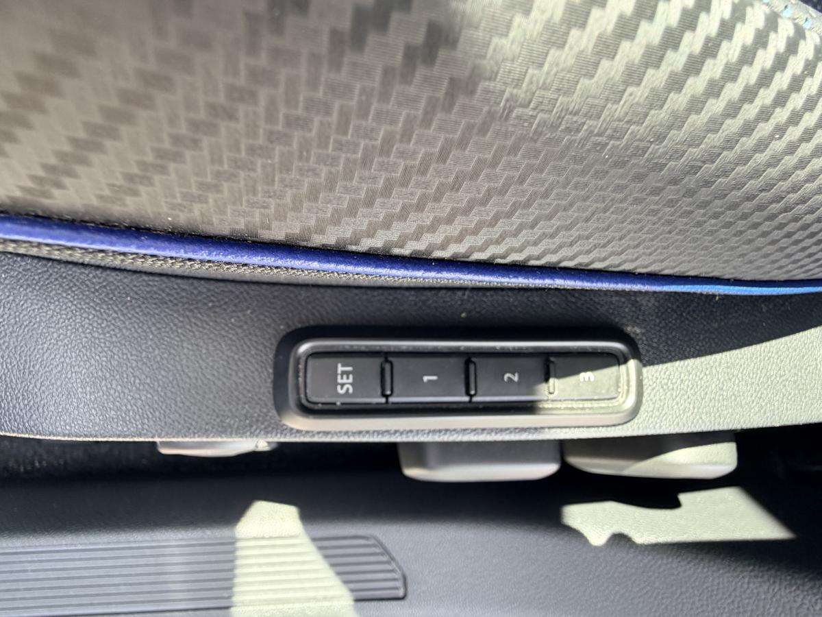 2025 Volkswagen Golf R - Image 14