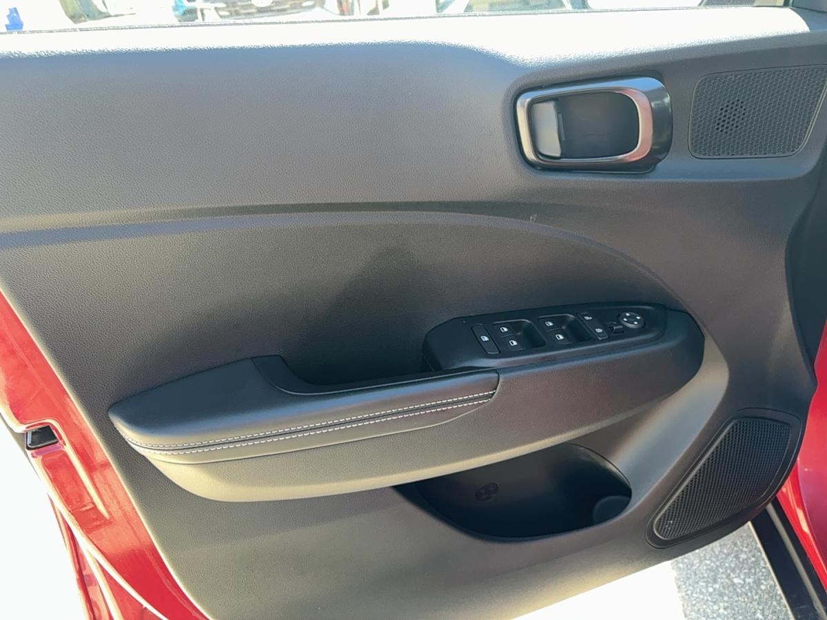2023 Hyundai Venue - Image 7
