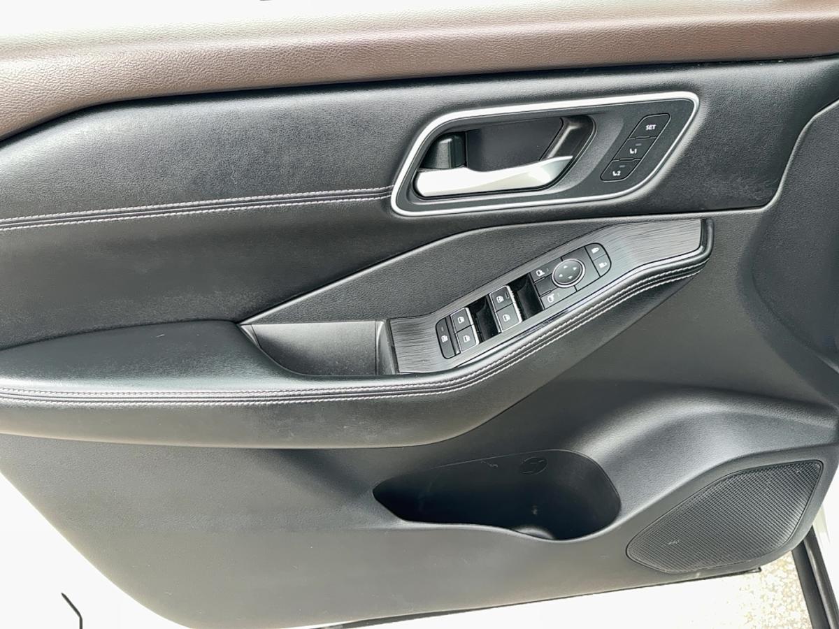 2023 Nissan Rogue - Image 7