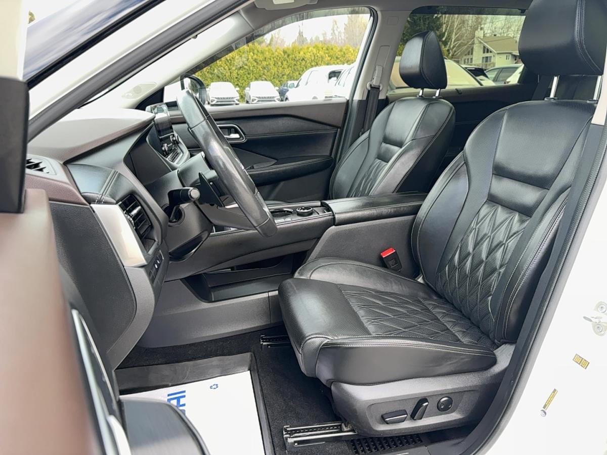 2023 Nissan Rogue - Image 8