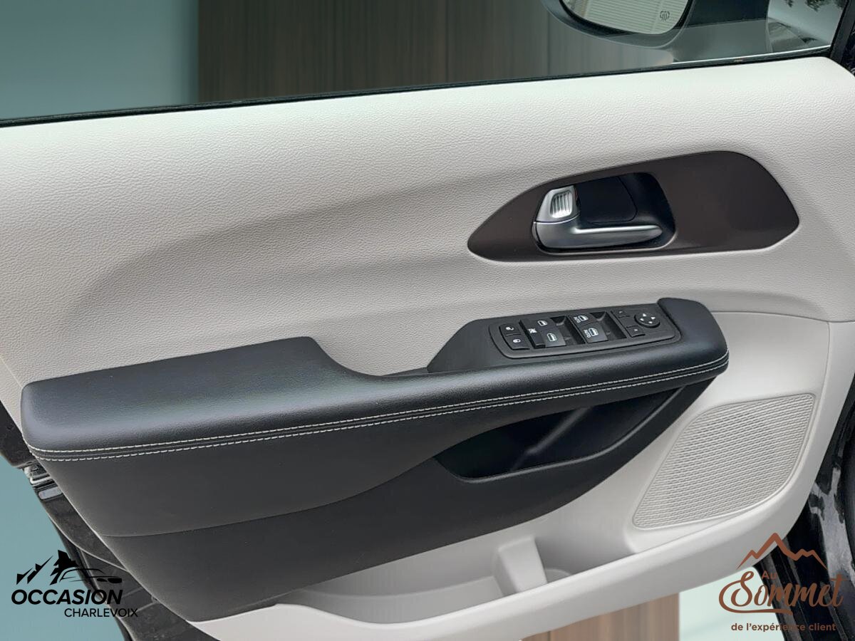 2022 Chrysler Grand Caravan - Image 7
